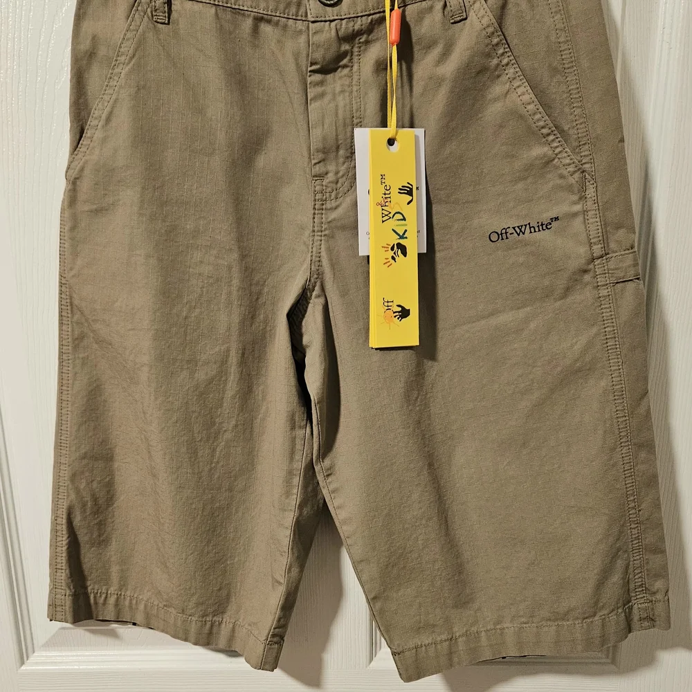 Off-White Beige Graphic Stripe Knee-Length Shorts - Picture 3 of 4